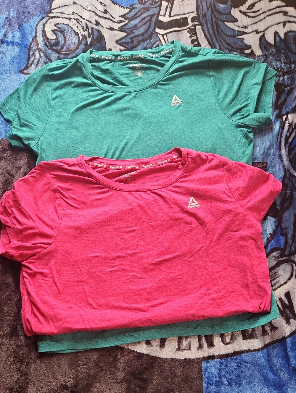 Reebok Short Sleeve Tees in Teal & Hot Pink Size Large